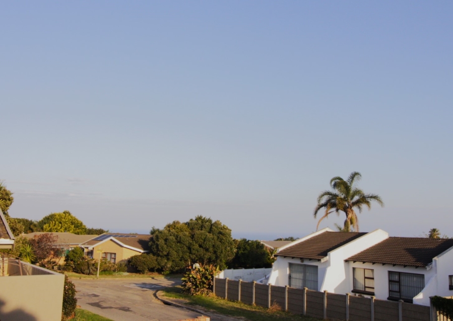 3 Bedroom Property for Sale in Wavecrest Eastern Cape